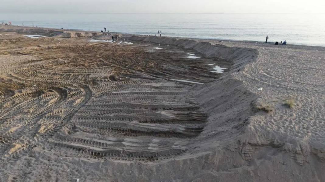 Kum Hırsızlarının Kevgire Çevirdiği Sahil Böyle Görüntülendi! 2